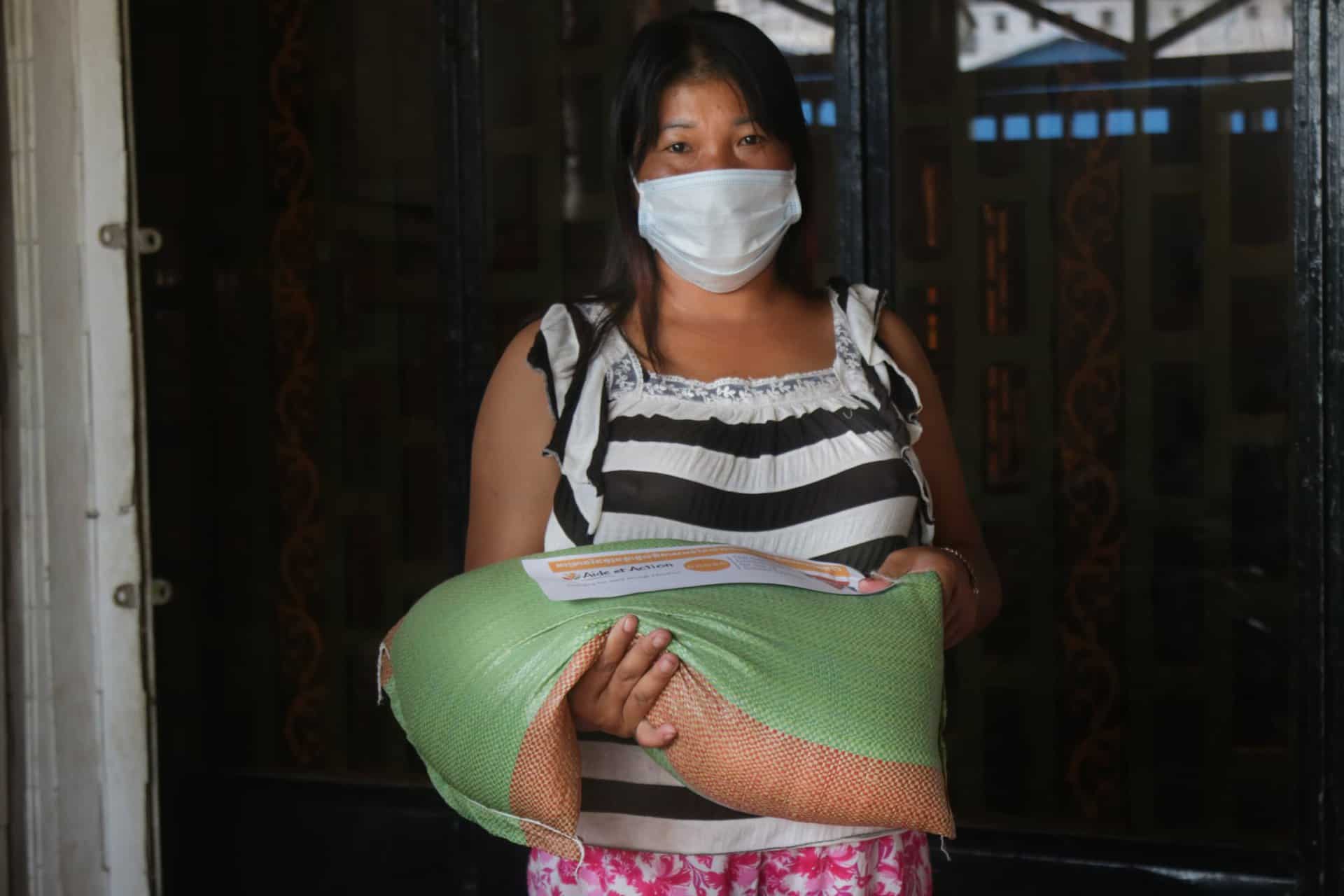 Au Cambodge, Aide et Action assure une distribution de nourriture pendant la crise du Coronavirus