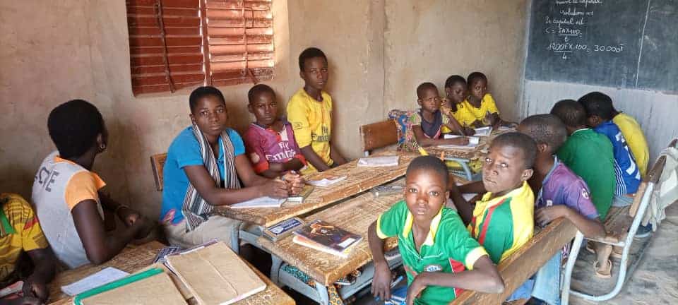 Face au risque sécuritaire, Aide et Action assure la continuité éducative  des élèves déplacés au Burkina Faso