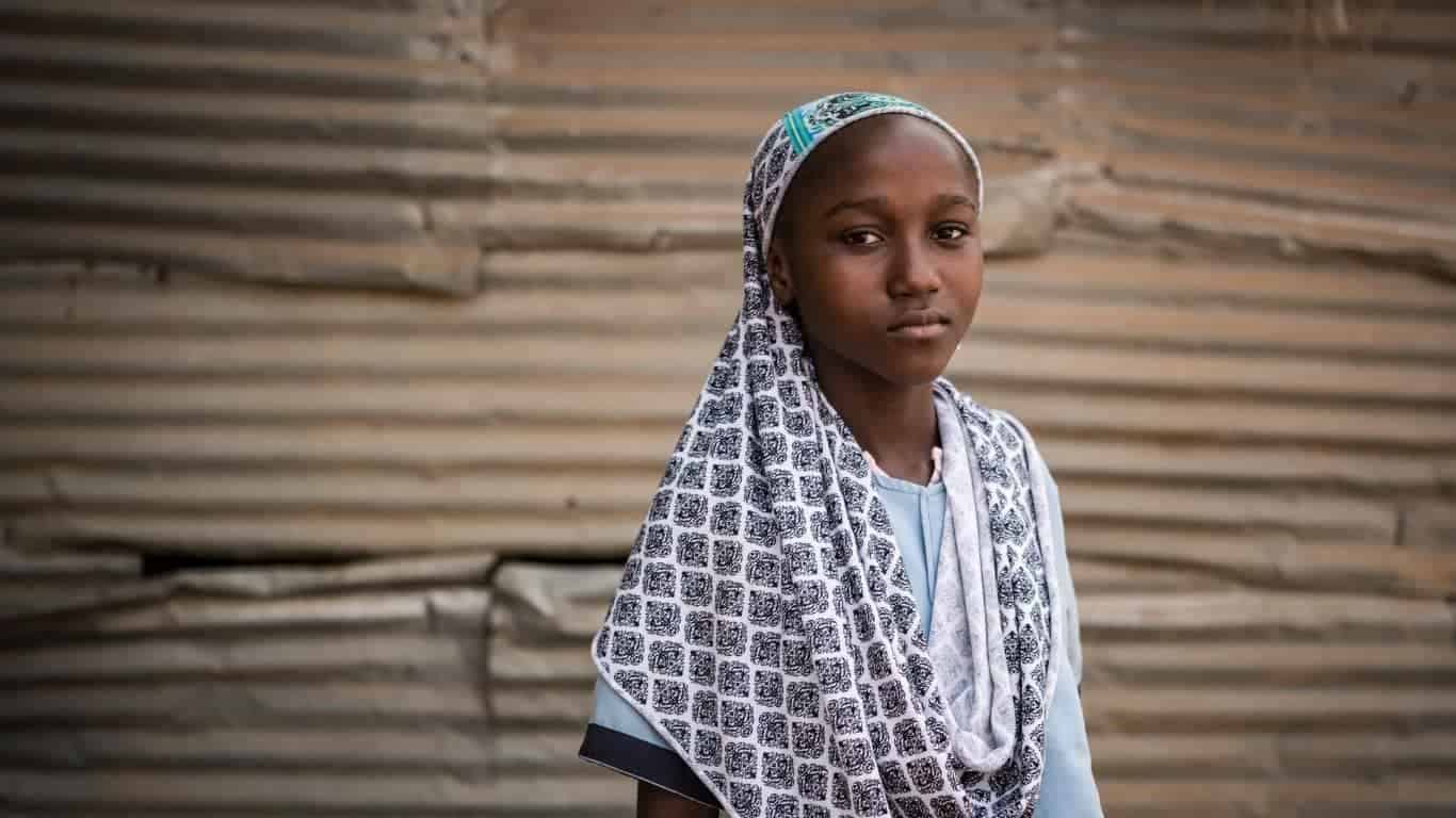 fille sénégalaise - campagne de fin d'année pour l'éducation