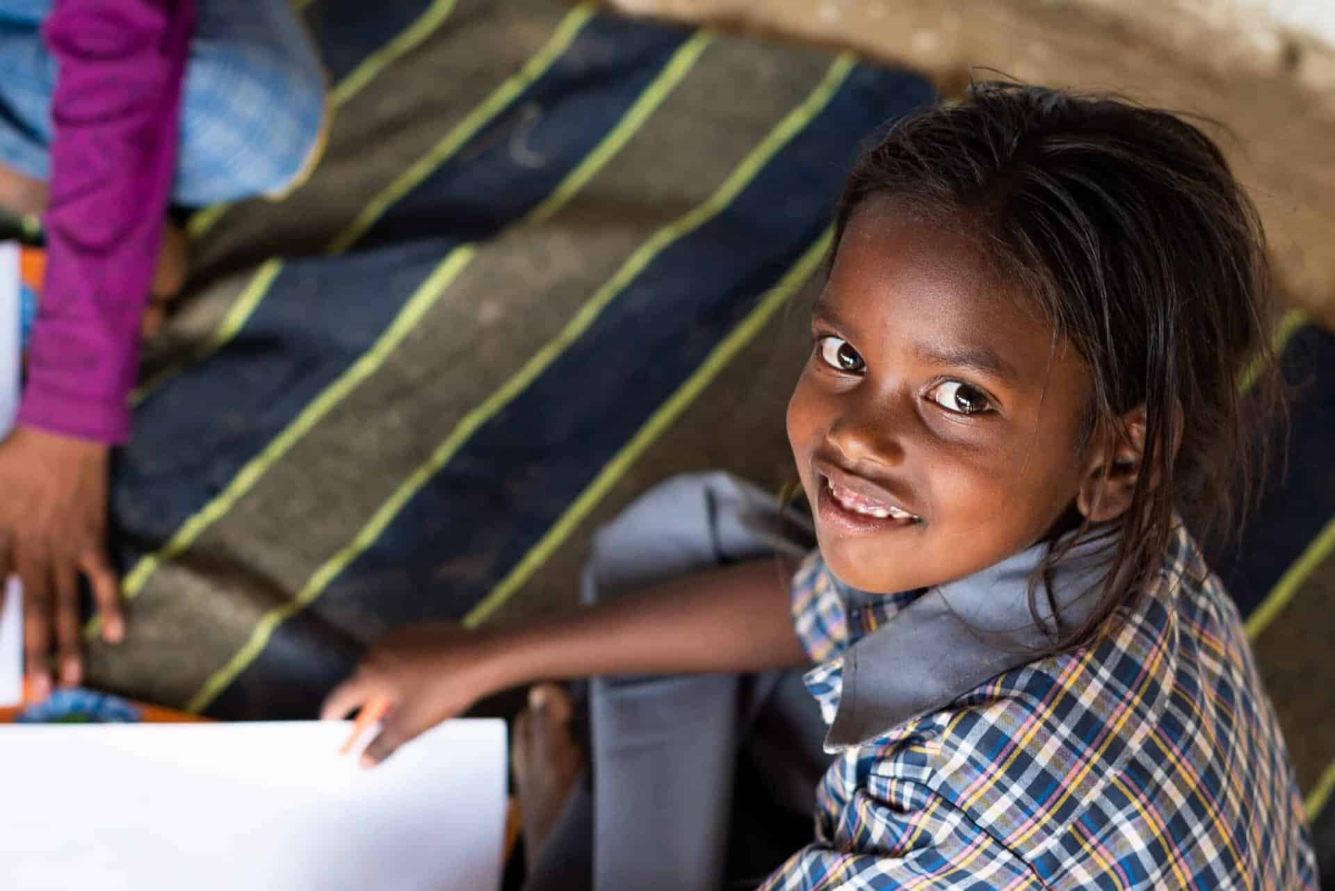 Petite fille indienne-éducation en langue maternelle